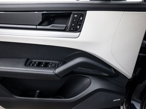 Certified 2026 Porsche Cayenne image 18