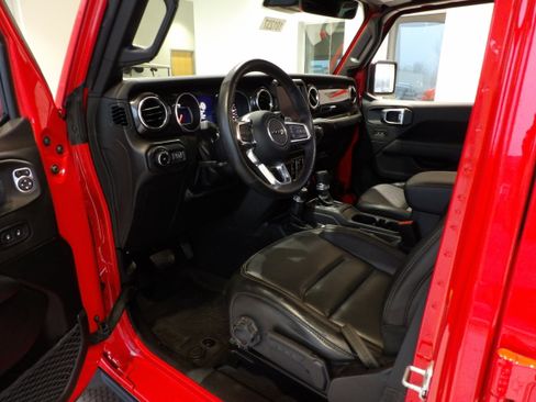Used 2022 Jeep Wrangler Unlimited Rubicon w/ Trailer Tow Package AWD/4WD image 10