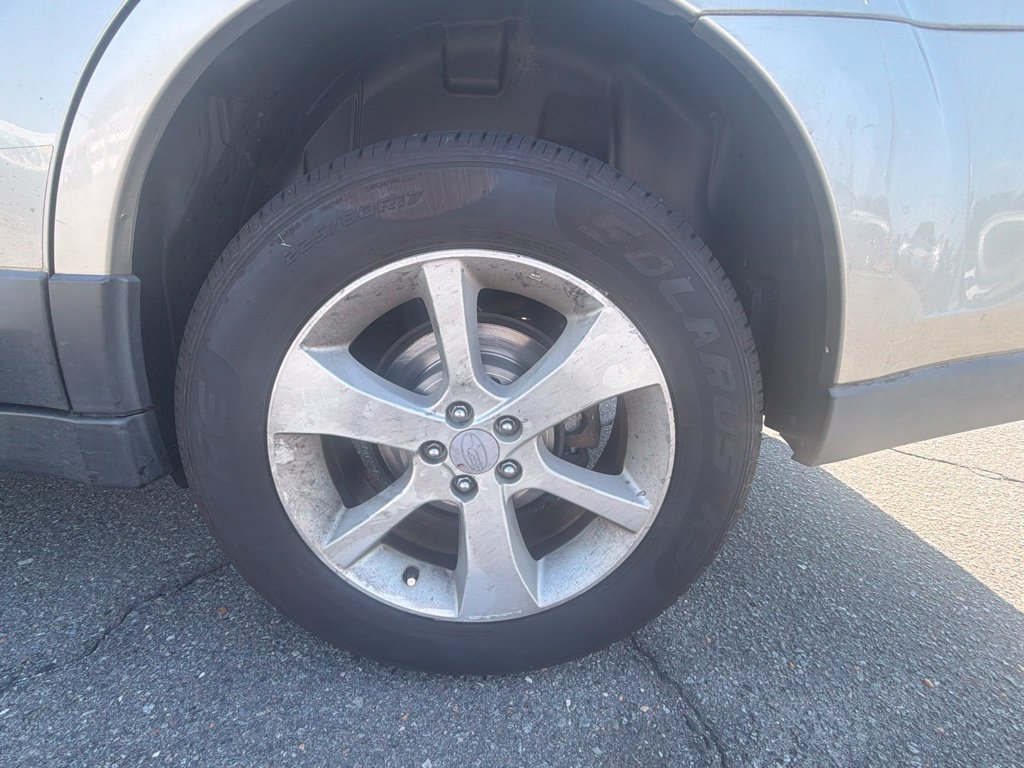Used 2014 Subaru Outback 2.5i Premium AWD/4WD image 5