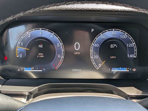 Used 2025 Jeep Grand Cherokee L Limited w/ Luxury Tech Group II image 16