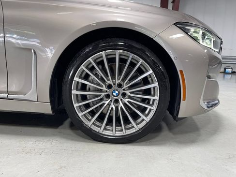 Used 2020 BMW 750i xDrive w/ Executive Package AWD/4WD image 16