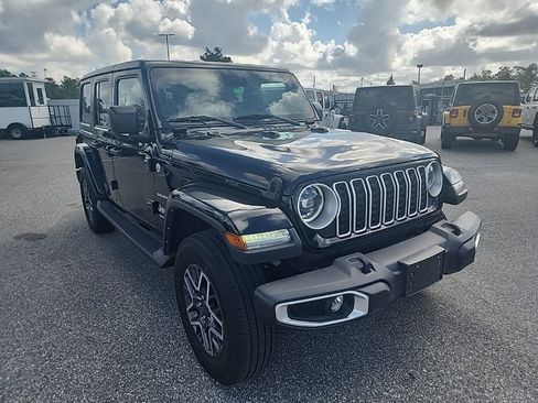 Used 2024 Jeep Wrangler Sahara image 3