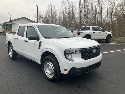 New 2026 Ford Maverick XL image 3