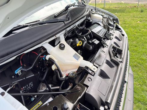 Used 2018 Chevrolet Express 3500 w/ Power Convenience Package RWD image 18