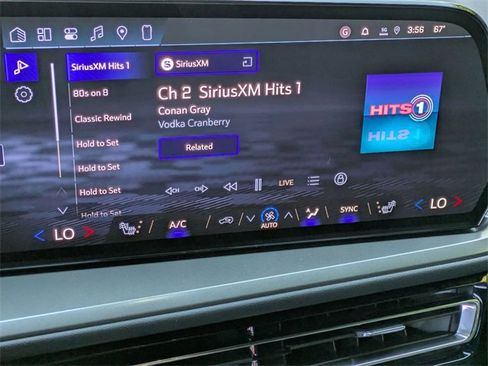 Certified 2026 Chevrolet Traverse LT w/ Driver Confidence Package image 17