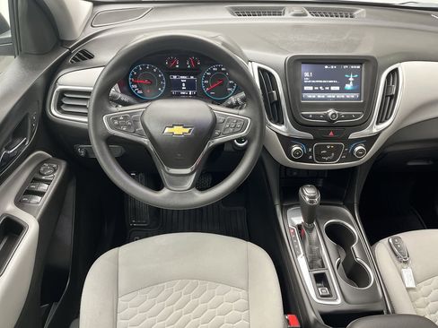 Used 2018 Chevrolet Equinox LS image 11