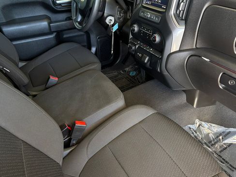Used 2022 Chevrolet Silverado 2500 Custom w/ Custom Convenience Package AWD/4WD image 16