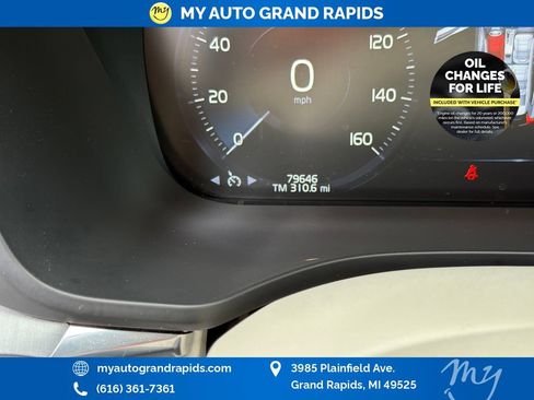 Used 2019 Volvo XC60 T6 Momentum w/ Protection Package Premier AWD/4WD image 18