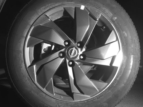Used 2025 Nissan Rogue SV FWD image 12