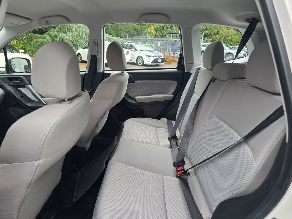 Used 2017 Subaru Forester 2.5i AWD/4WD image 10