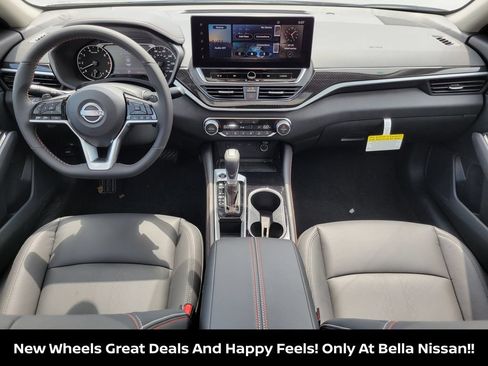 New 2026 Nissan Altima 2.5 SR w/ SR Premium Package FWD image 21