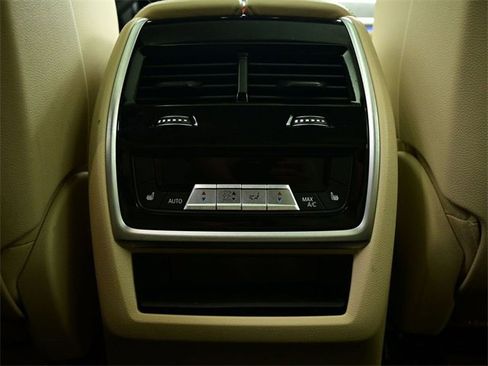 Used 2021 BMW X7 xDrive40i w/ Premium Package image 15