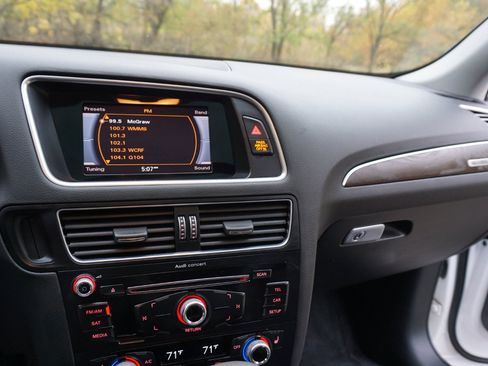 Used 2017 Audi Q5 2.0T Premium Plus w/ Premium Plus Package image 16