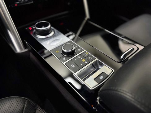 Used 2017 Land Rover Discovery HSE Luxury image 24