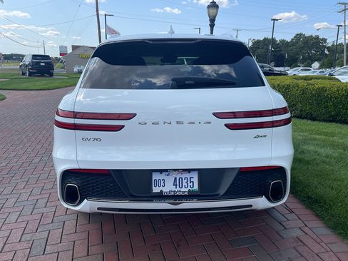 Used 2025 Genesis GV70 2.5T image 9