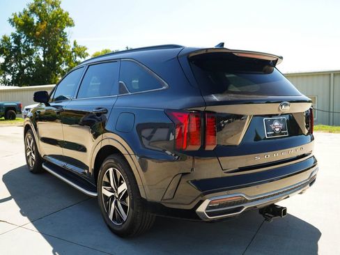 Used 2021 Kia Sorento S FWD image 4