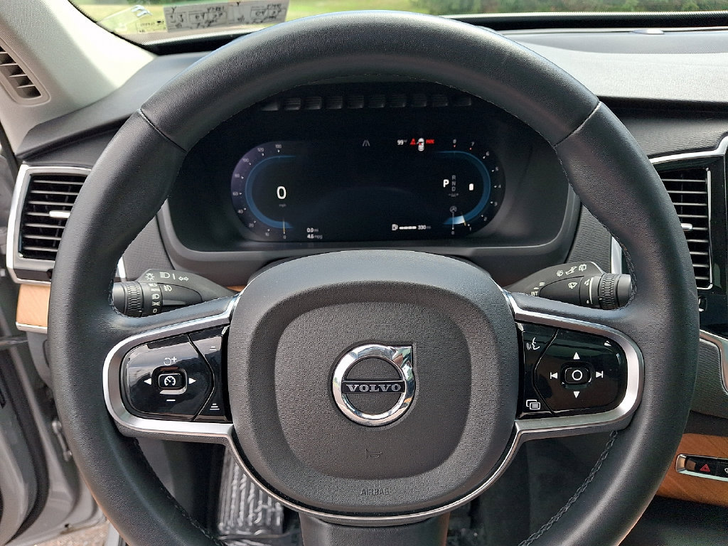 Used 2023 Volvo XC90 B5 Plus AWD/4WD image 22