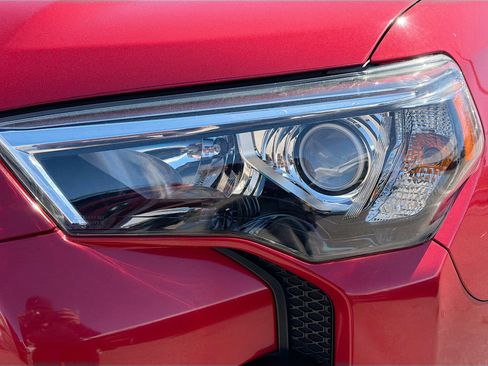 Used 2019 Toyota 4Runner SR5 image 9