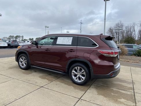 Used 2014 Toyota Highlander XLE image 7