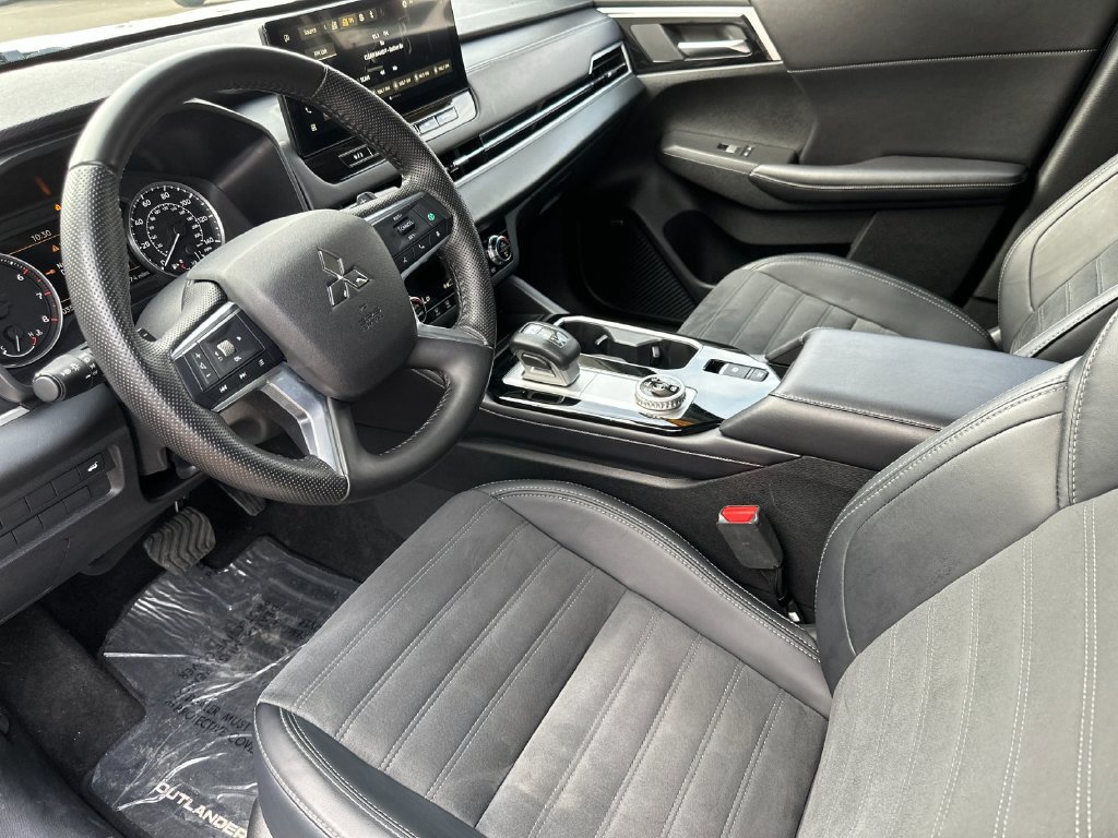 Used 2025 Mitsubishi Outlander SE AWD/4WD image 9