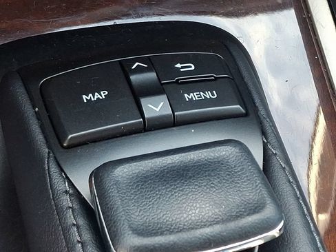 Used 2021 Lexus LX 570 4WD w/ Luxury Package image 24