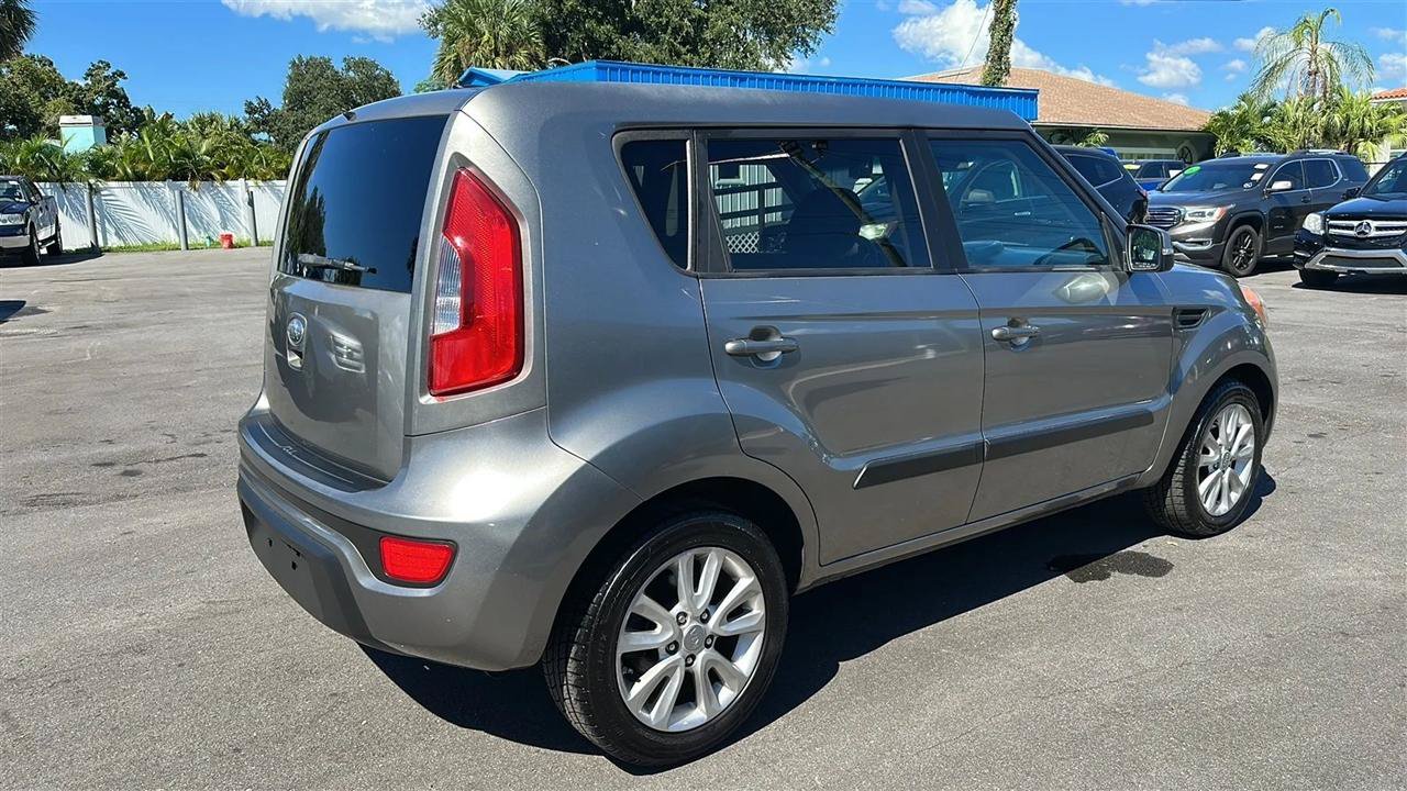 Used 2013 Kia Soul + FWD image 5