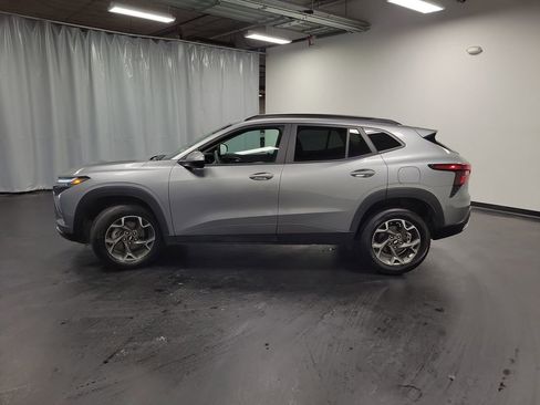 Used 2025 Chevrolet Trax LT image 5