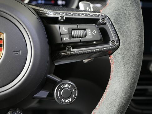 New 2026 Porsche Macan GTS image 25