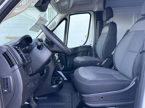 New 2026 RAM ProMaster 2500 w/ Convenience Group FWD image 9