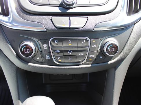 Certified 2024 Chevrolet Equinox LT FWD image 21