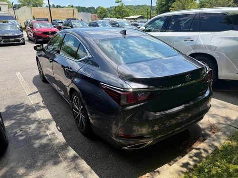 Used 2024 Lexus ES 350 w/ Premium Package FWD image 4