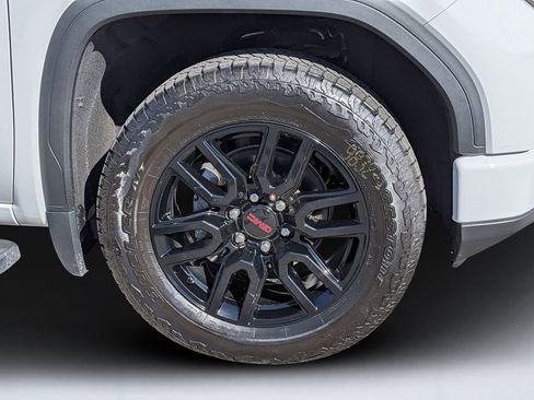 Used 2022 GMC Sierra 1500 Elevation w/ X31 Off-Road Package image 10