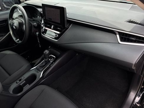 Used 2025 Toyota Corolla LE FWD image 15