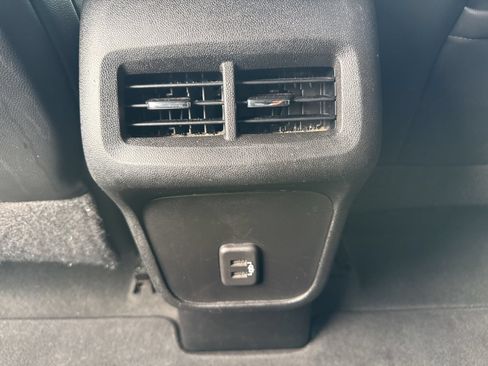 Used 2022 Chevrolet Equinox RS FWD image 18