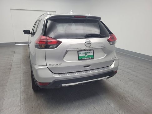 Used 2017 Nissan Rogue S w/ S Appearance Package AWD/4WD image 6