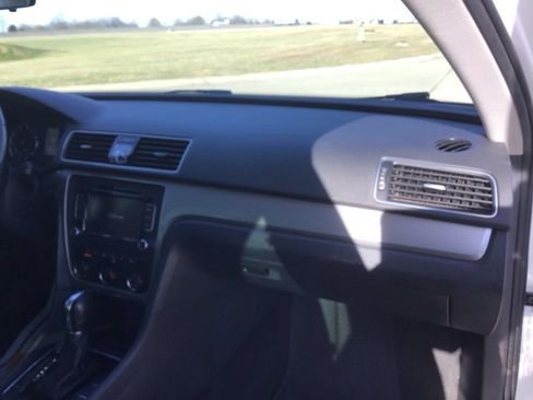 Used 2015 Volkswagen Passat 1.8T Limited Edition image 40