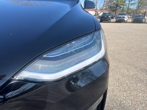 Used 2022 Tesla Model X image 9