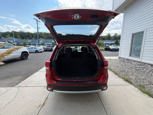 Used 2018 Mitsubishi Outlander SE AWD/4WD image 38