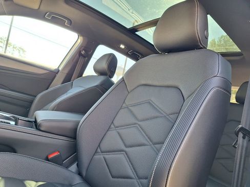 New 2026 Volkswagen Atlas Cross Sport SE image 11