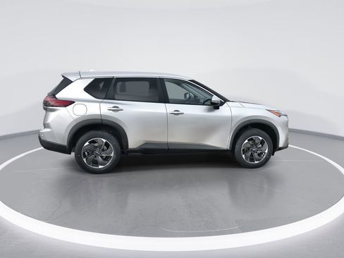 Used 2024 Nissan Rogue SV AWD/4WD image 9