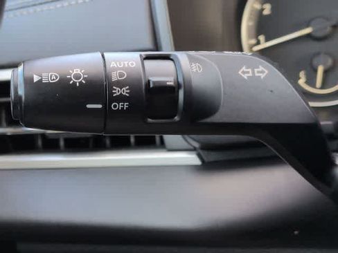 Used 2024 Mitsubishi Outlander SE image 27