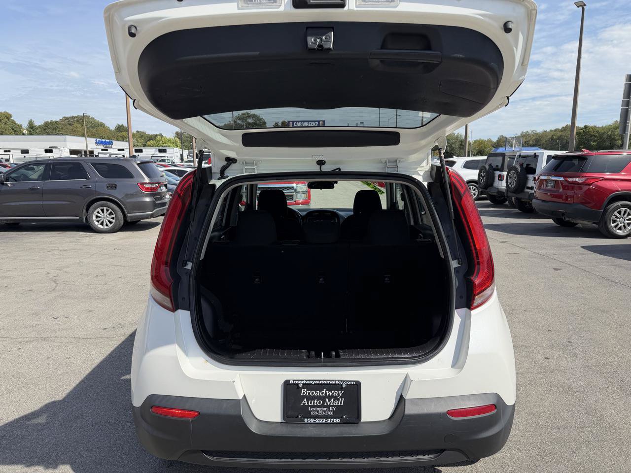 Used 2020 Kia Soul S FWD image 11