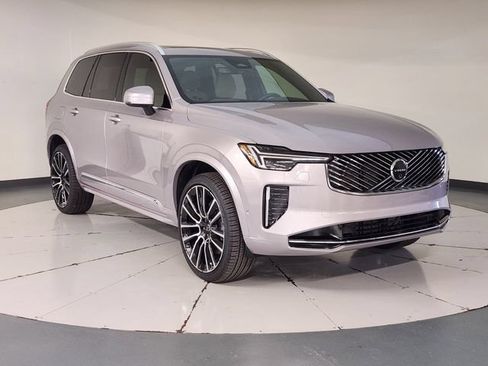 Used 2026 Volvo XC90 B6 Plus w/ Protection Package Premier AWD/4WD image 7