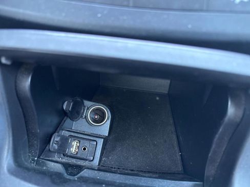 Used 2016 Toyota Camry SE w/ Moonroof Package FWD image 23