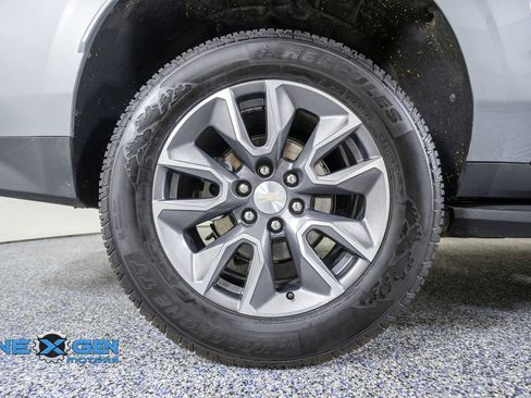 Used 2023 Chevrolet Suburban LT w/ Luxury Package AWD/4WD image 46