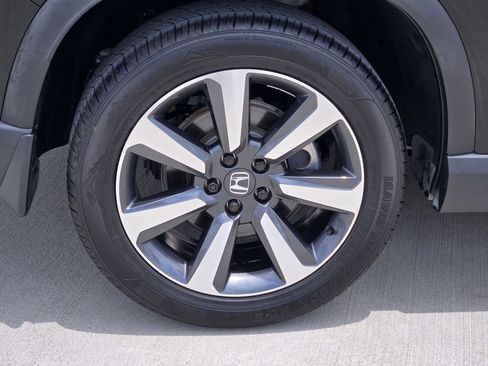 Certified 2023 Honda Pilot Touring image 10