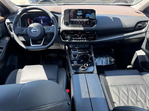 Used 2023 Nissan Rogue Platinum w/ Platinum Premium Package AWD/4WD image 9