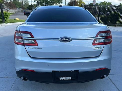 Used 2015 Ford Taurus SEL image 6
