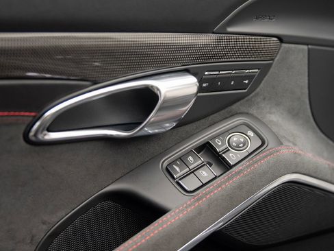 Used 2015 Porsche 911 Cabriolet image 17