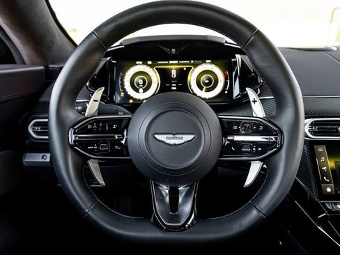 Used 2025 Aston Martin V8 Vantage Coupe RWD image 11